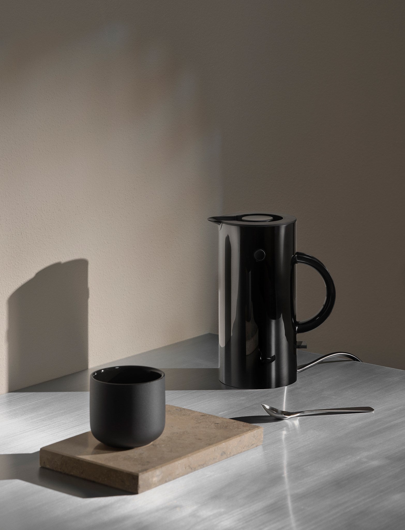 Stelton EM77 mini bouilloire électrique 0,5 L compacte