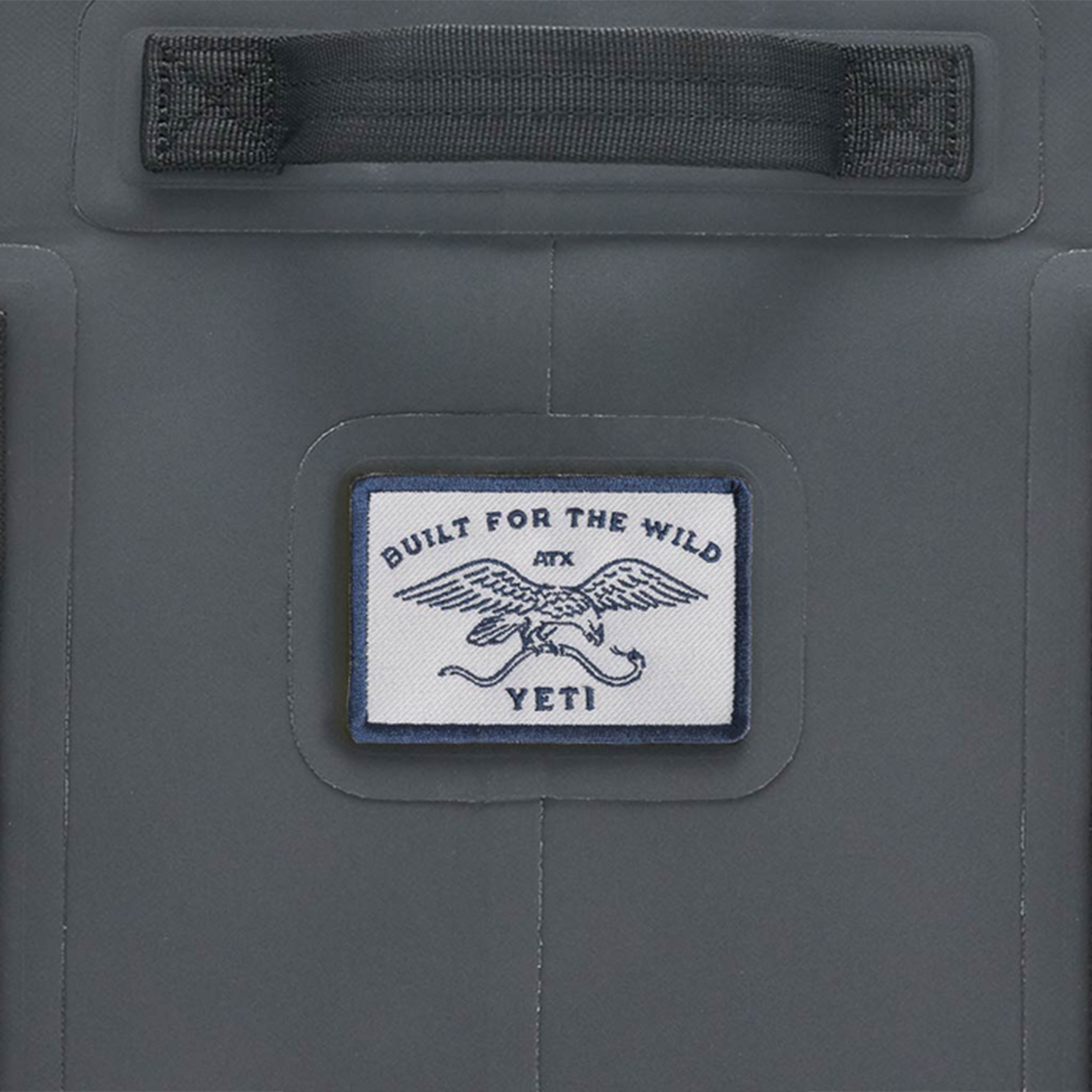 YETI Drawn Wild patch velcro Gris 5 x 7 cm