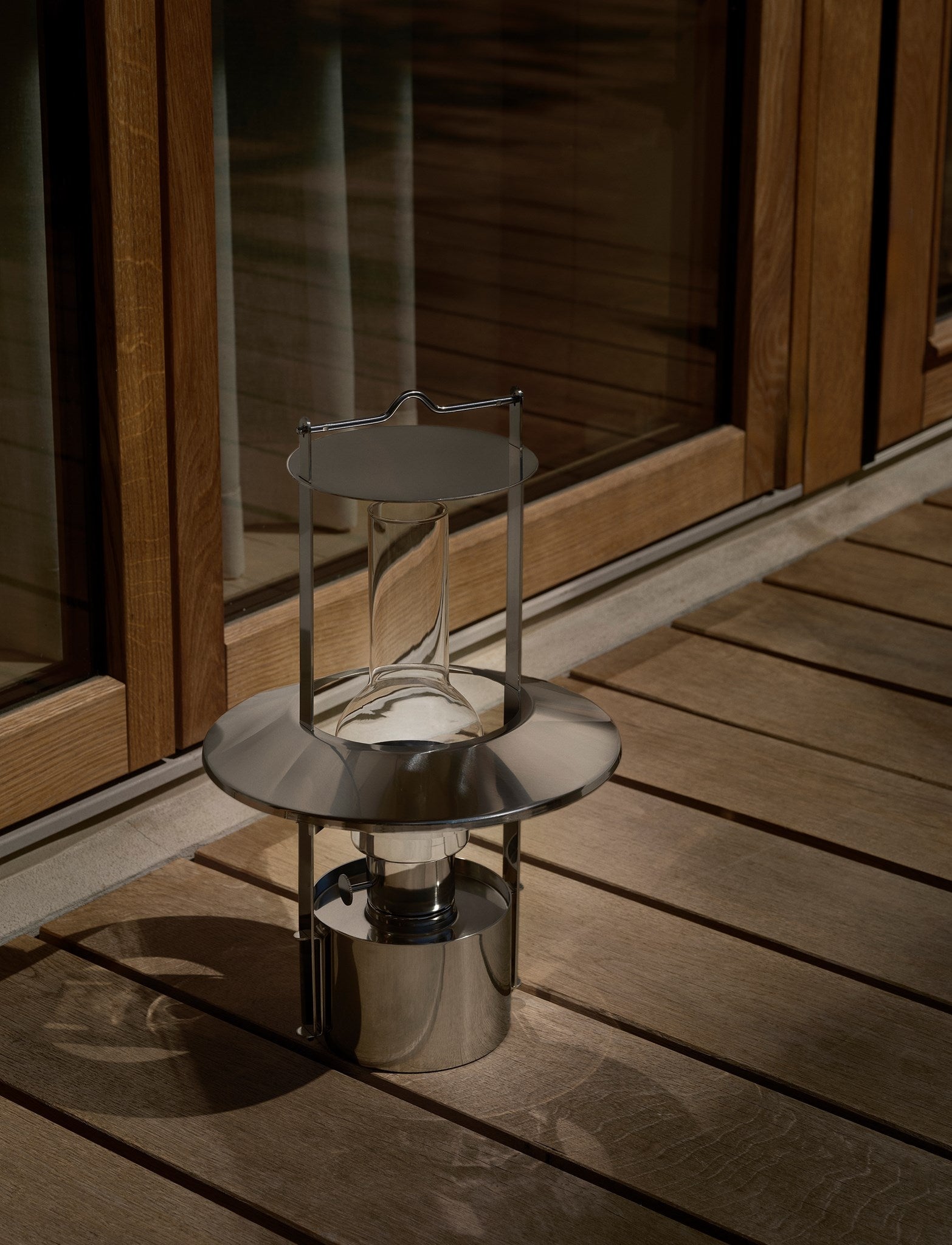 Stelton EM77 lampe tempête LED portable 43 cm inox