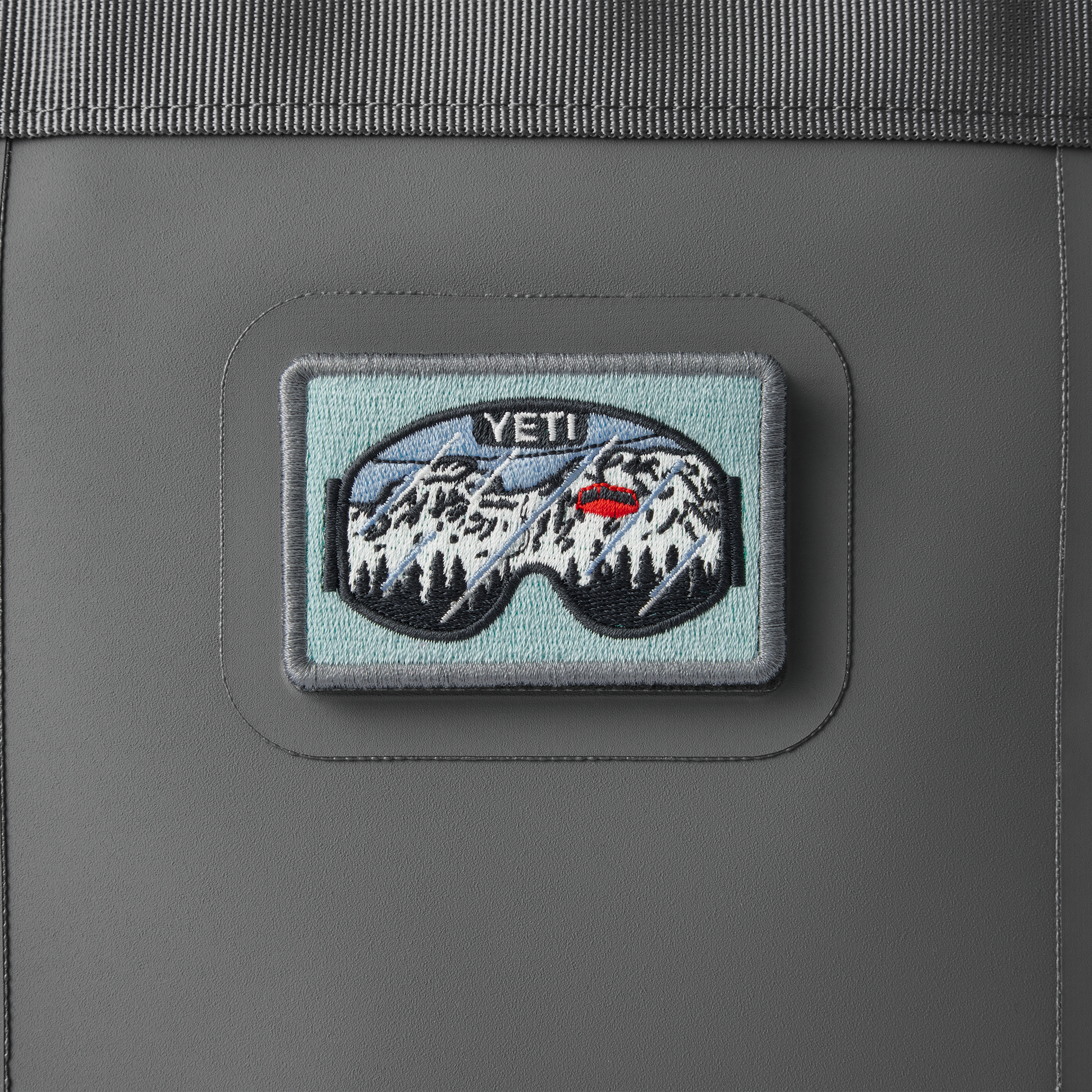 YETI Mountain patch velcro Teal 5 x 7 cm