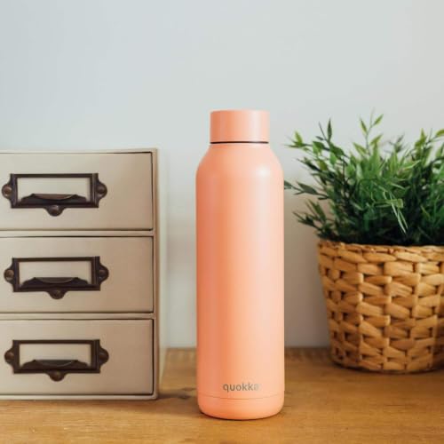 Quokka Solid Pastel Peach bouteille isotherme 630 ml inox