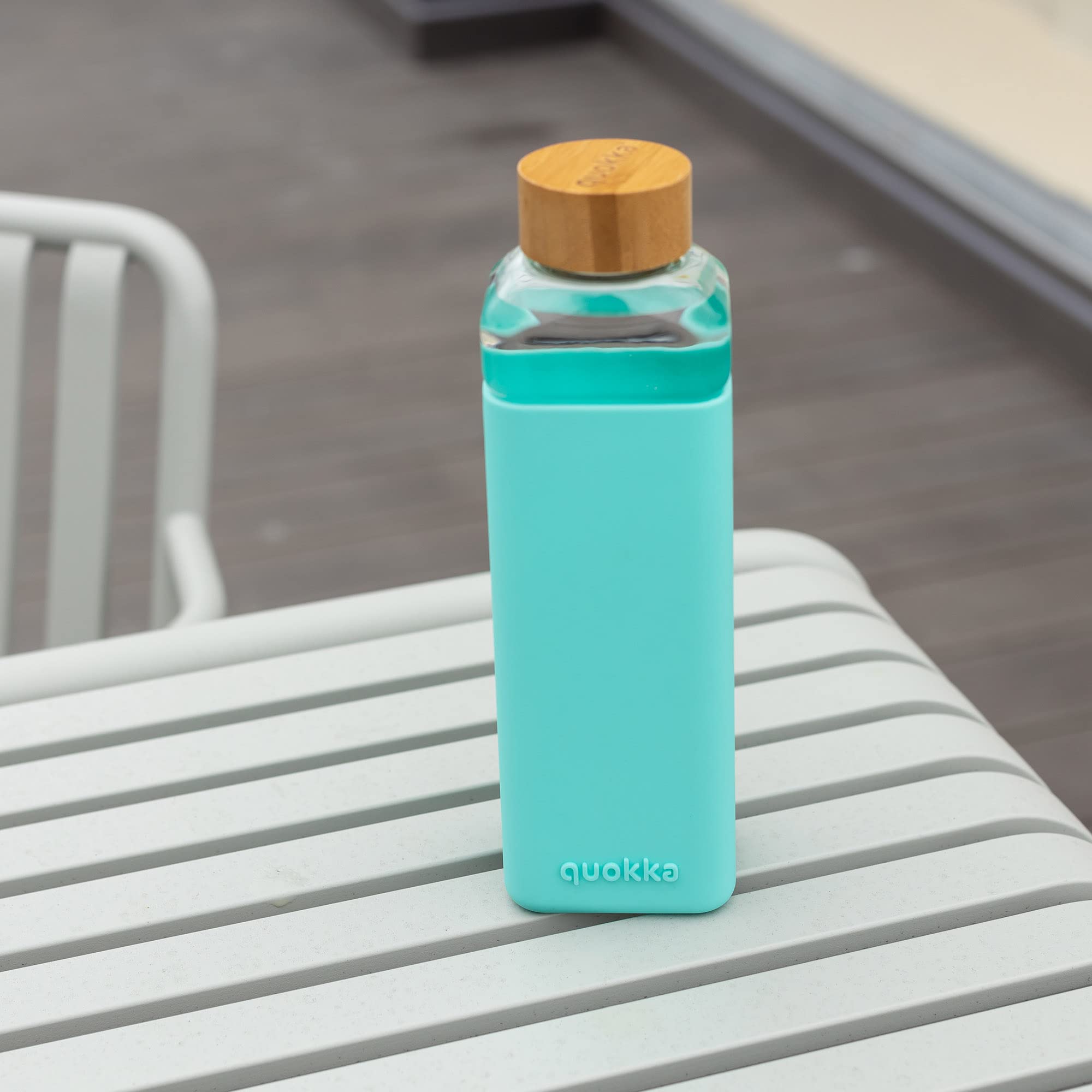 Quokka Storm 700 ml bouteille verre vert bleuté silicone