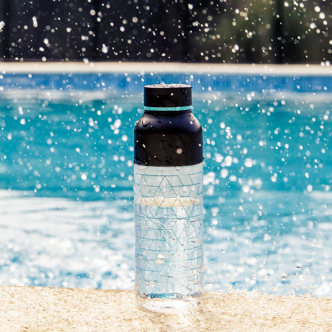 Quokka Ice Noir Geo bouteille Tritan 720 ml glaçons
