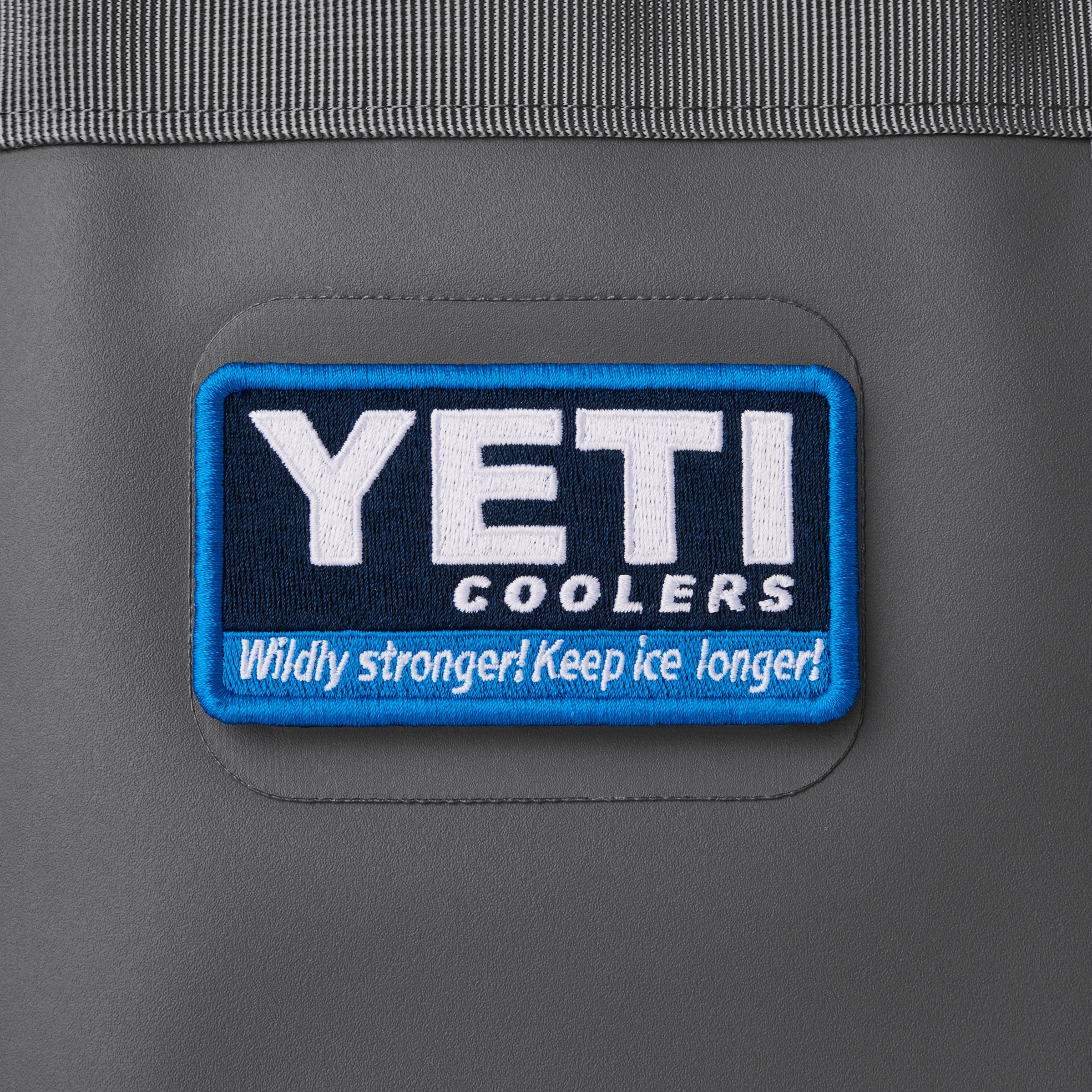 YETI Collectors Wildly Stronger Patch écusson bleu