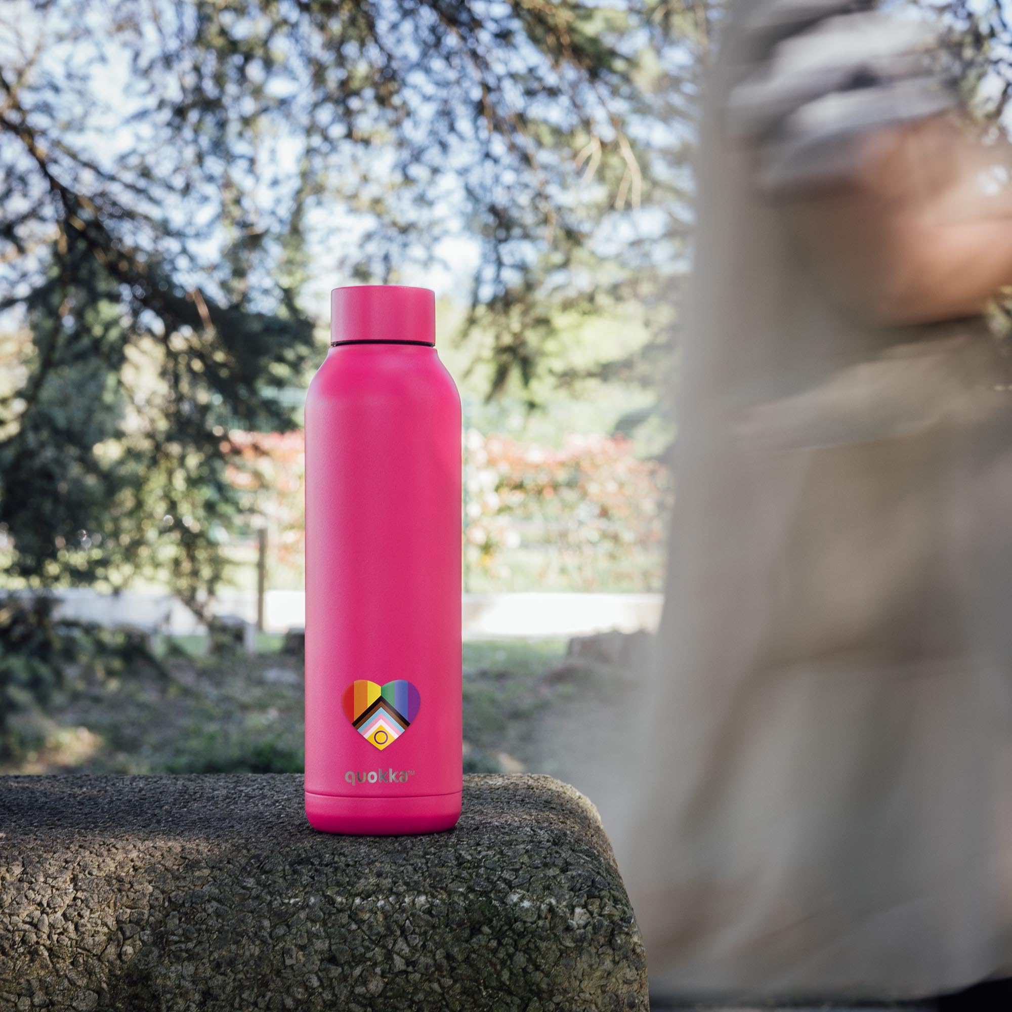 Quokka Solid Raspberry Pink bouteille isotherme 630 ml