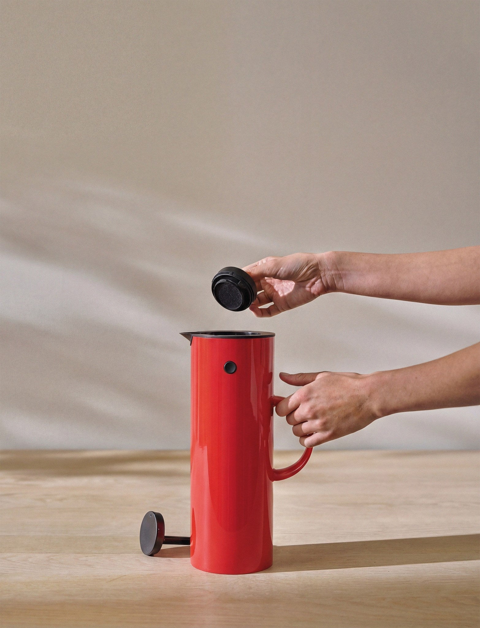 Stelton EM77 carafe isotherme 1 L garde froid