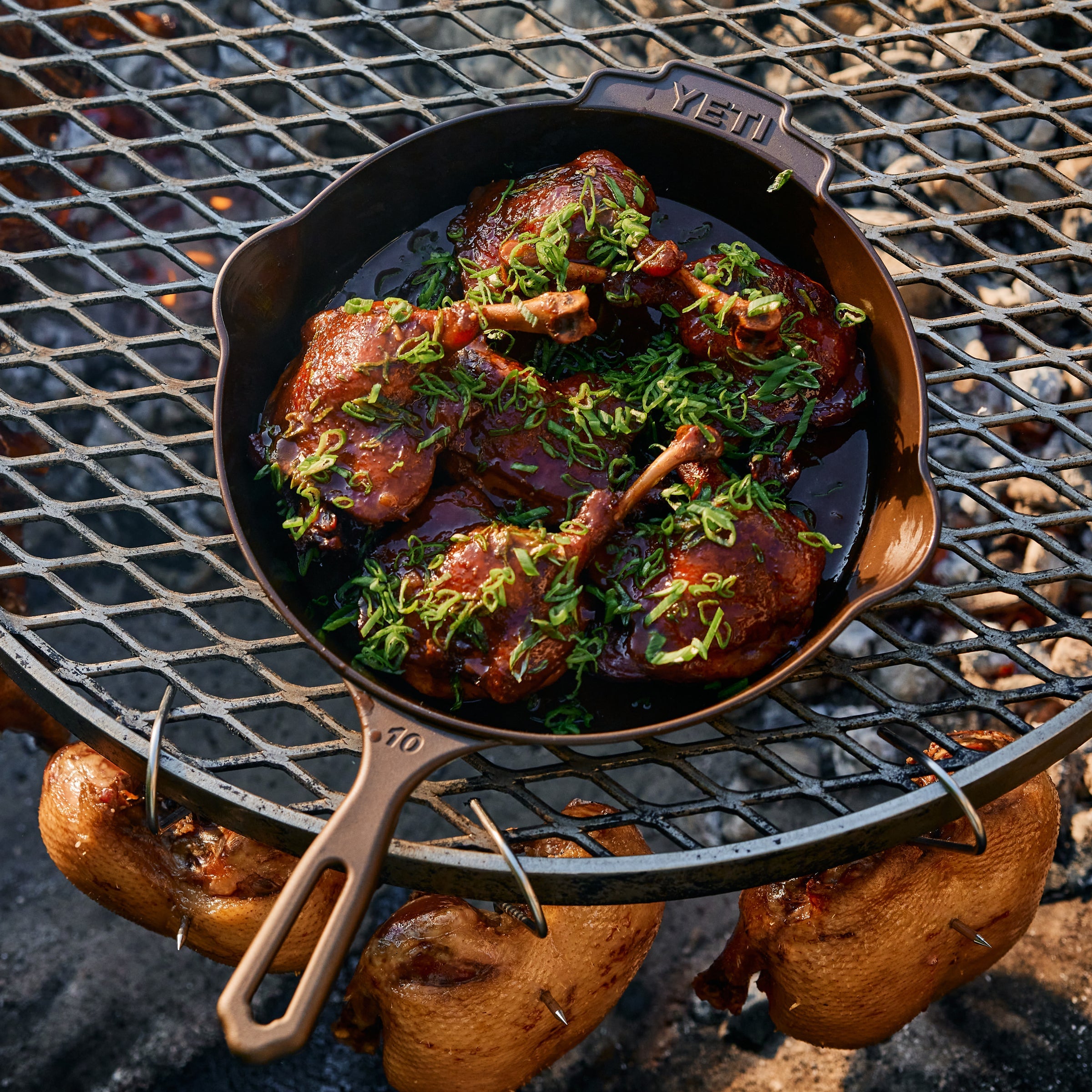 YETI 10 poêle fonte Skillet Cast Iron pré-culottée duo