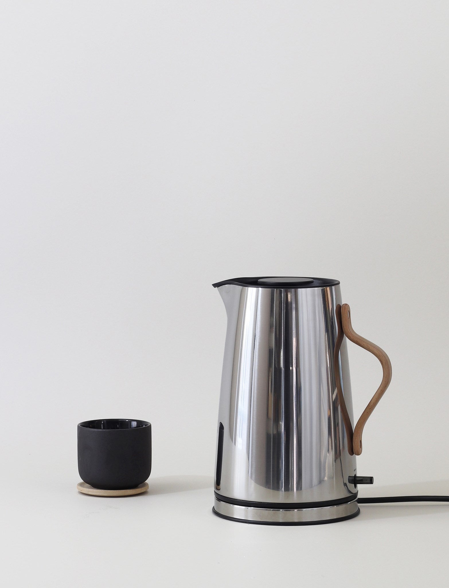 Stelton Emma bouilloire électrique 1,2 L acier sable