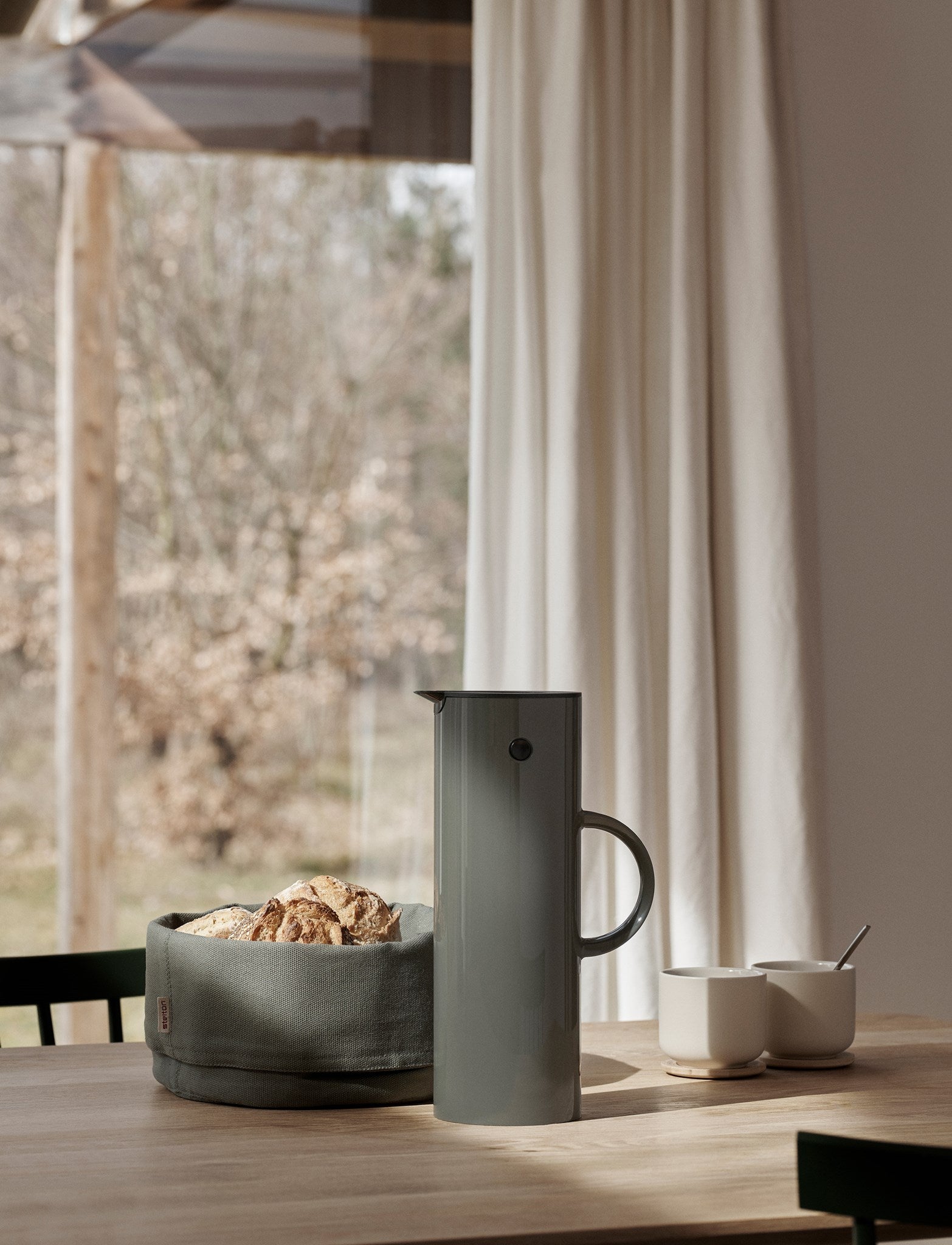 Stelton EM77 carafe isotherme 1 L bouchon voyage chaud froid