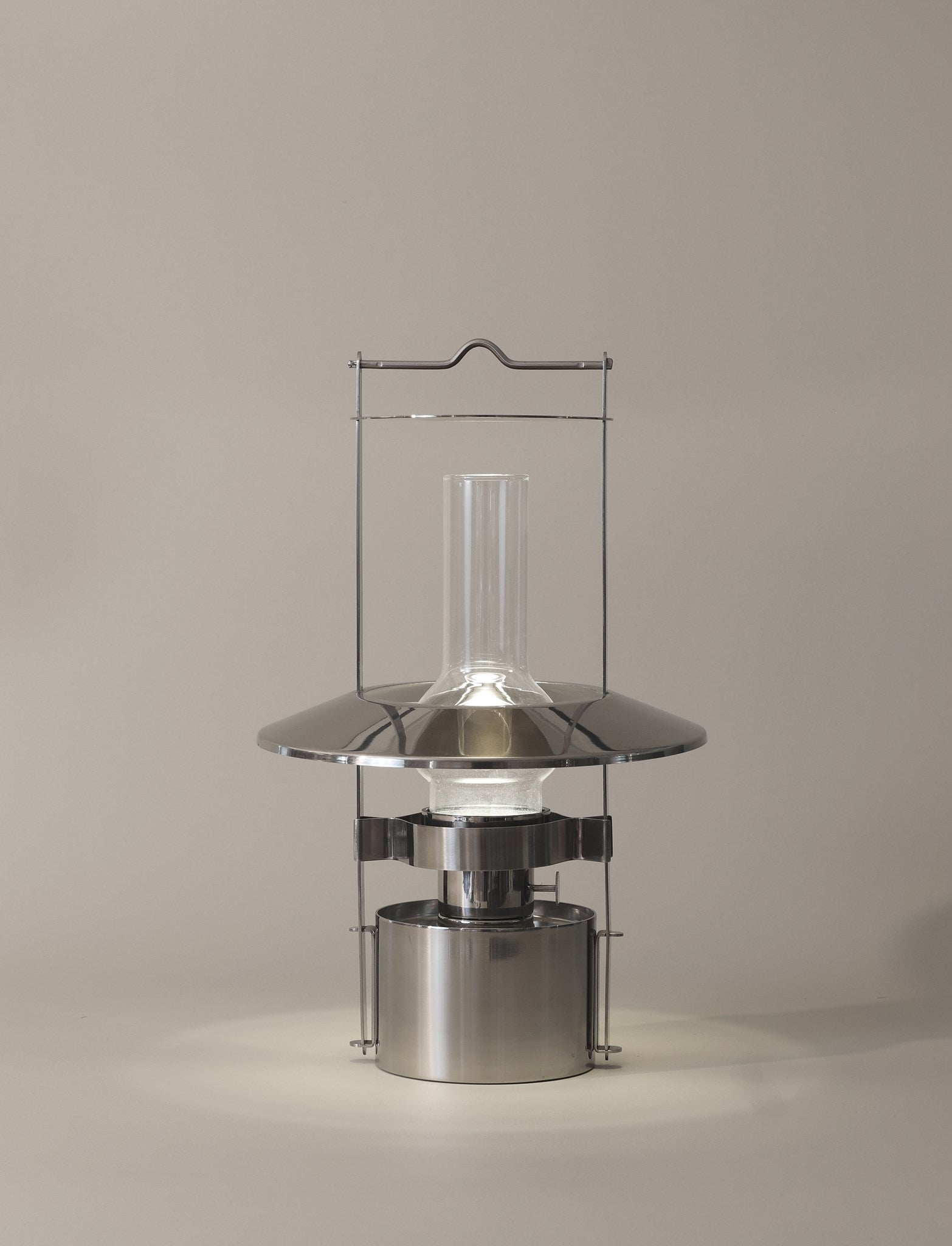 Stelton EM77 lampe tempête LED portable 43 cm inox