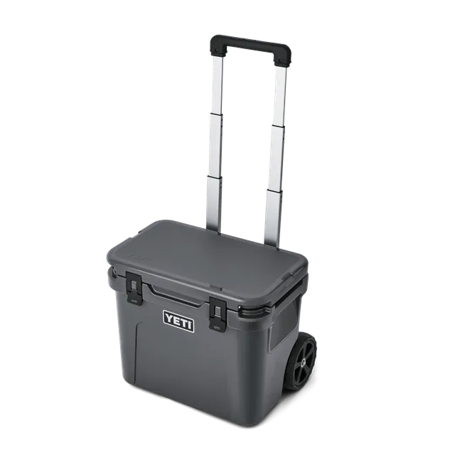 YETI Roadie 32 glacière rigide à roulettes Charcoal 50 canettes