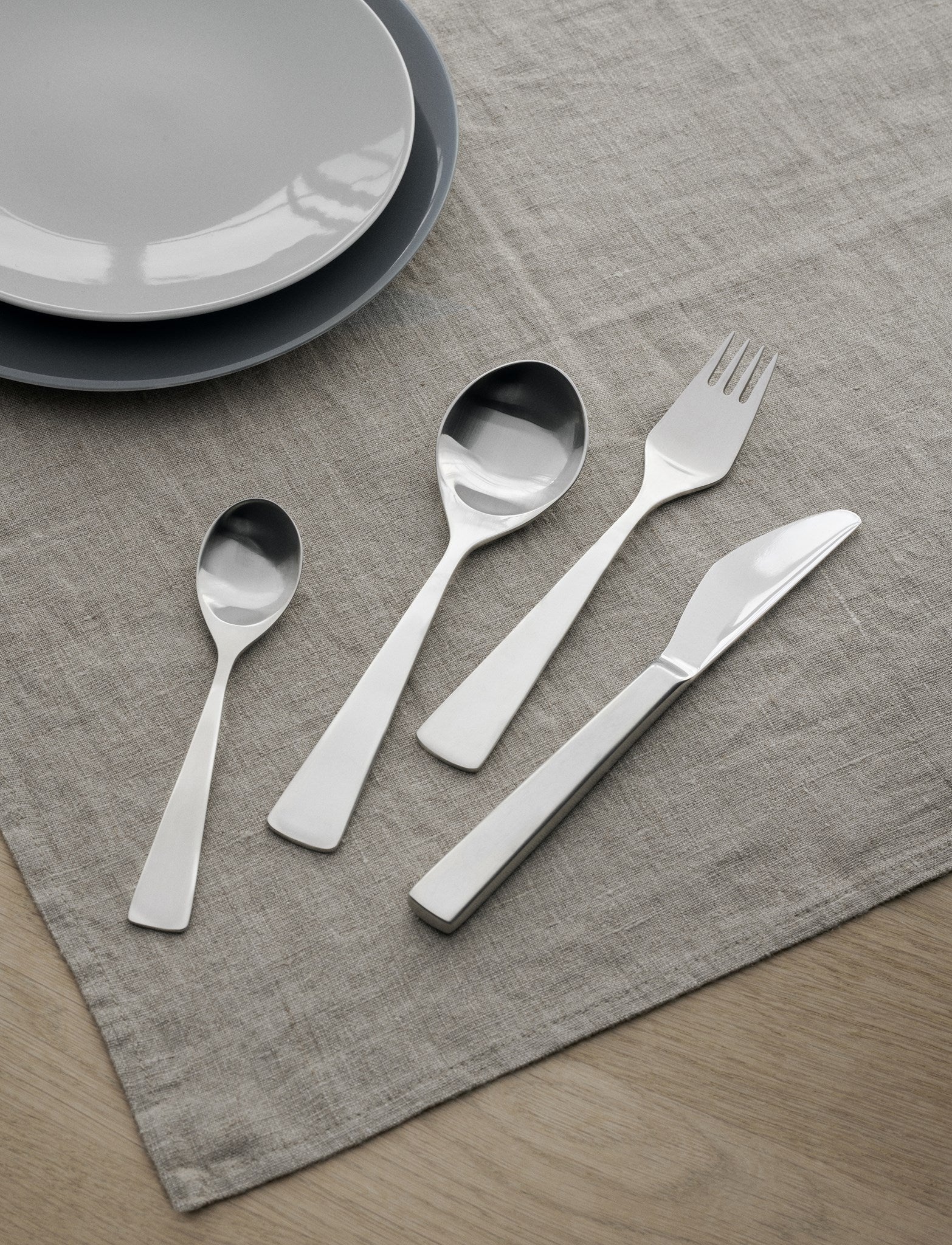 Stelton Maya cuillère à thé inox manche triangulaire